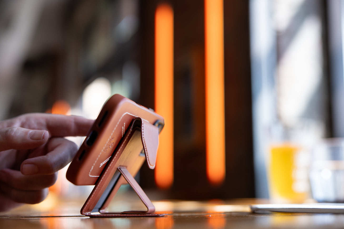 Slim Magsafe Leather Wallet Stand