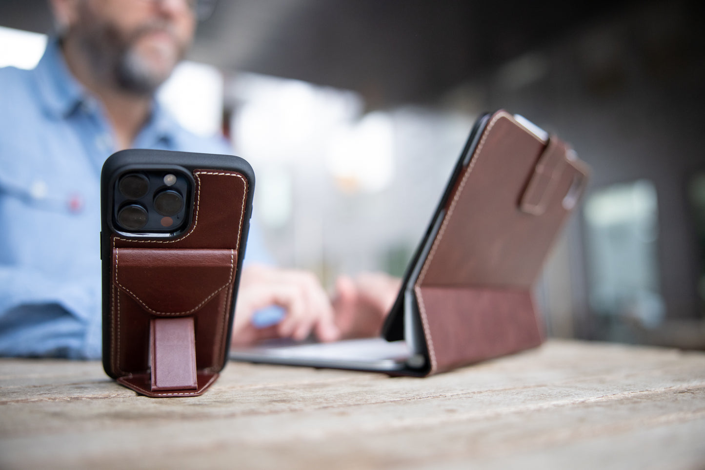 Slim Magsafe Leather Wallet Stand