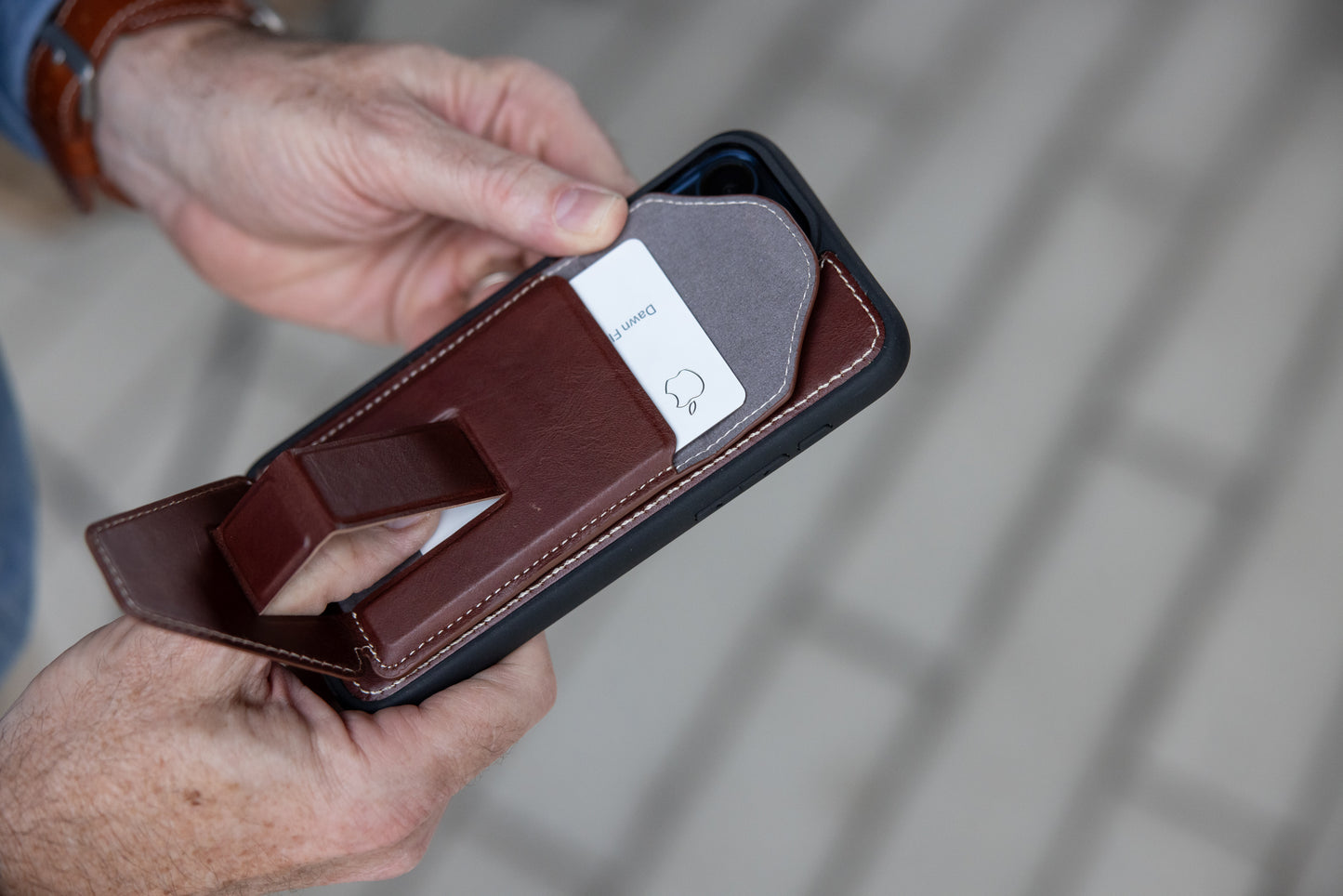 Slim Magsafe Leather Wallet Stand