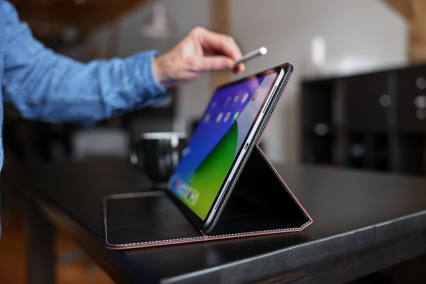 Magnetic Leather iPad Case M4 iPad Pro 13"