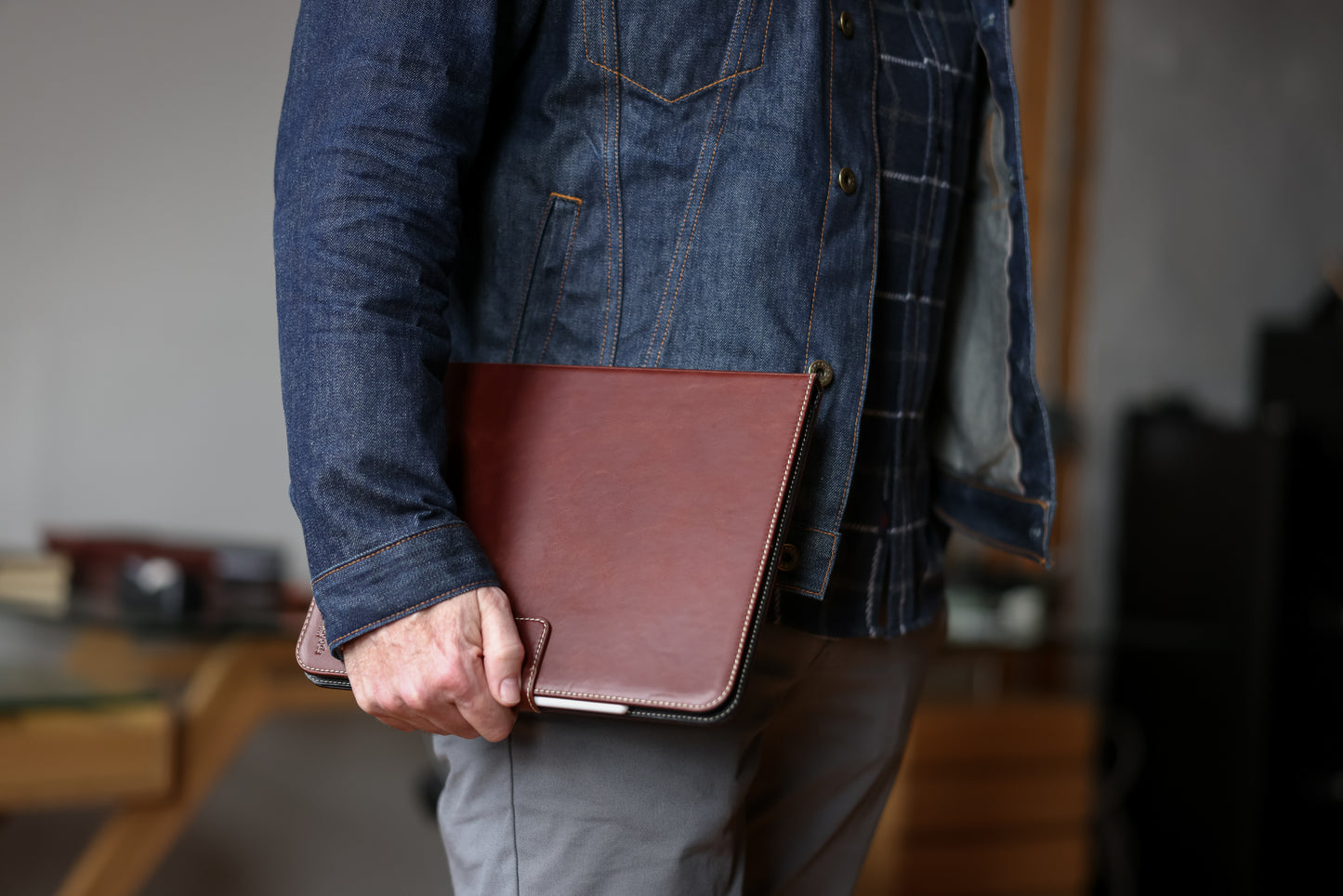 Magnetic Leather iPad Case M4 iPad Pro 13"