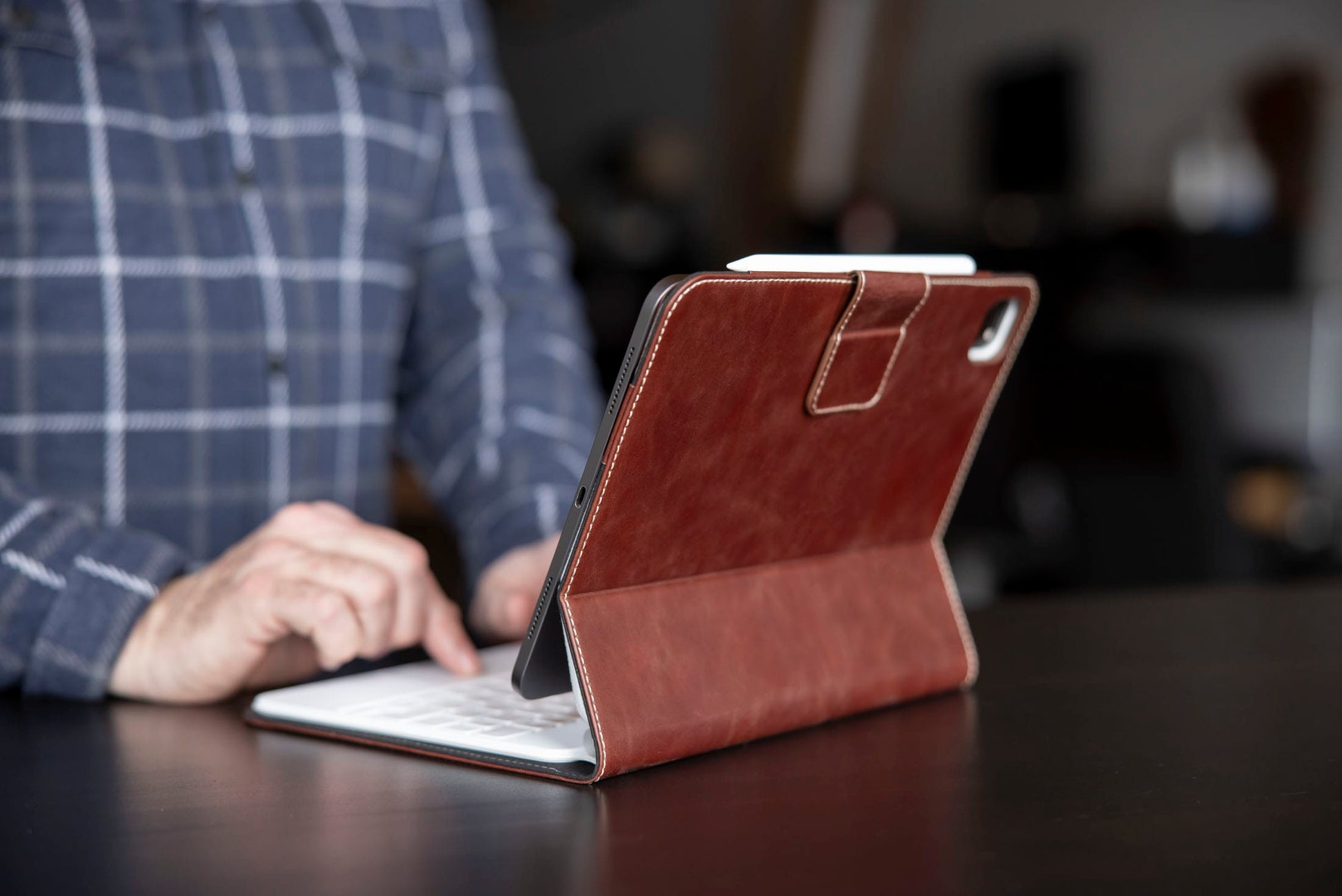 Burton Goods LLC iPad Case Magic Keyboard Leather Case For M5 / M4 iPad Pro 11
