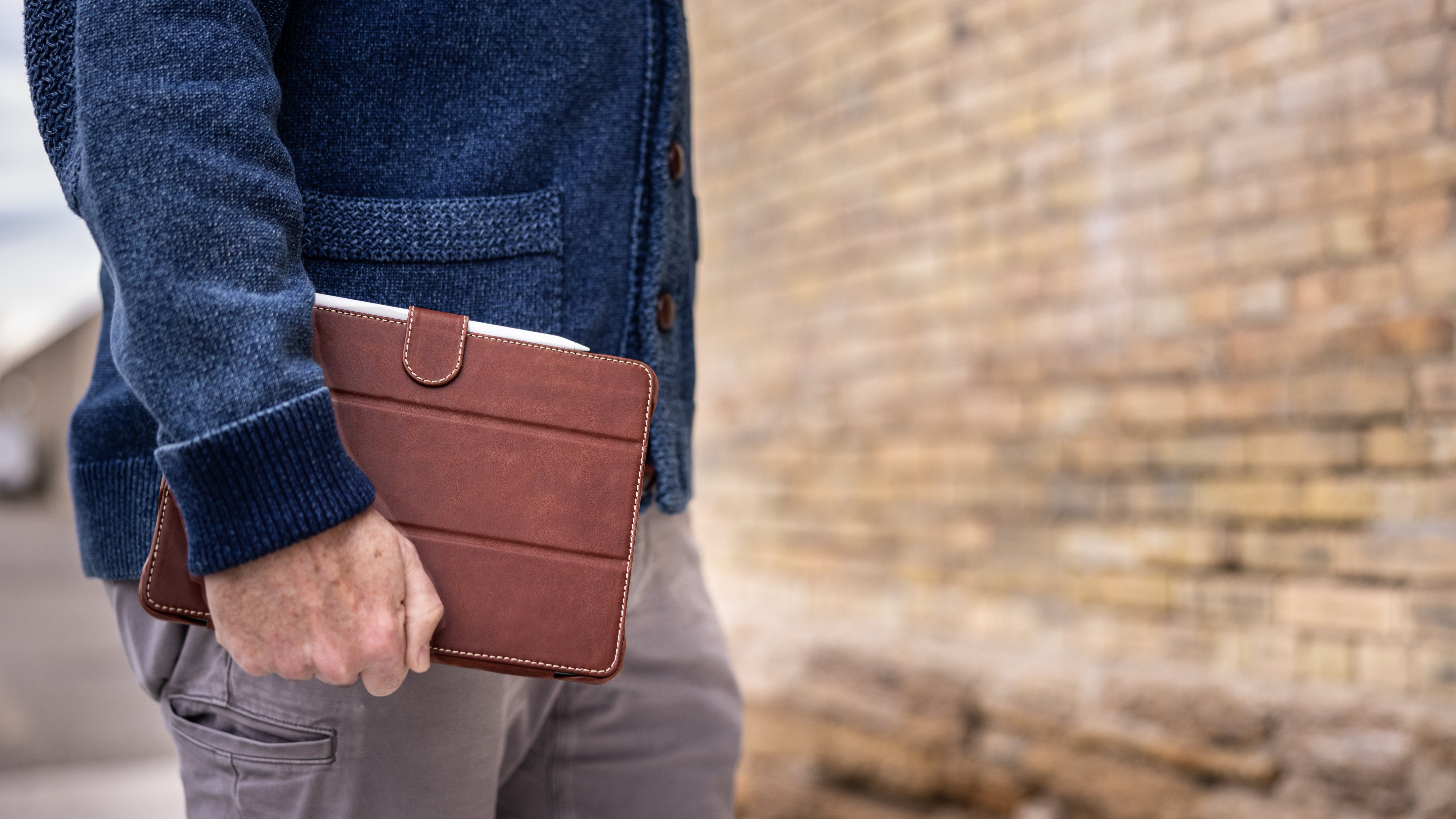 It's Expensive, But Apple's Leather iPad Mini Smart Case Is Almost Worth  The Price [Review] | Cult of Mac