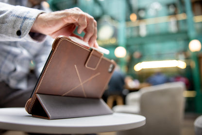 Slim Magnetic Leather iPad Case M4 iPad Pro 13"
